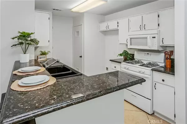 Simi Valley, CA 93063,2304 Archwood Lane #94