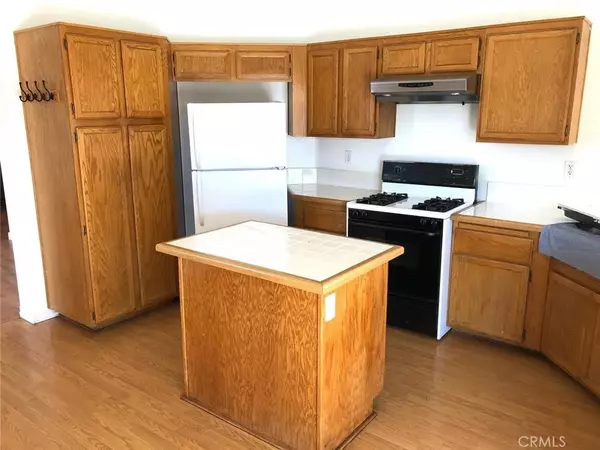 Lancaster, CA 93535,43804 5th Street East