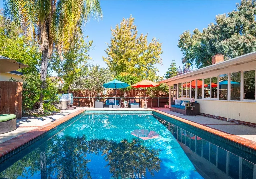 Woodland Hills, CA 91364,5223 Alhama Drive