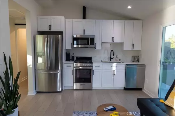 Woodland Hills, CA 91367,20551 Rhoda Street