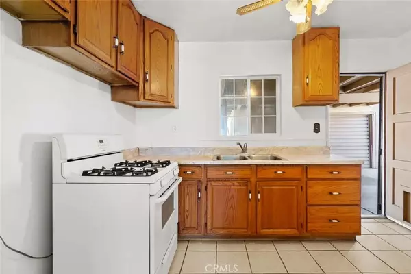 Pacoima, CA 91331,10481 Ilex Avenue