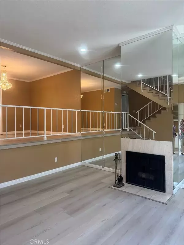 Chatsworth, CA 91311,10201 Mason Avenue #113