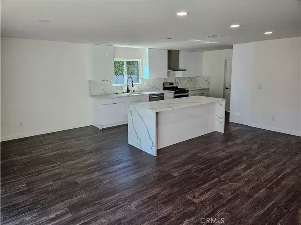 North Hollywood, CA 91605,12948 Lull Street