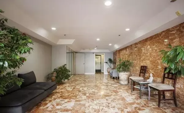 North Hollywood, CA 91601,5143 Bakman Avenue #408