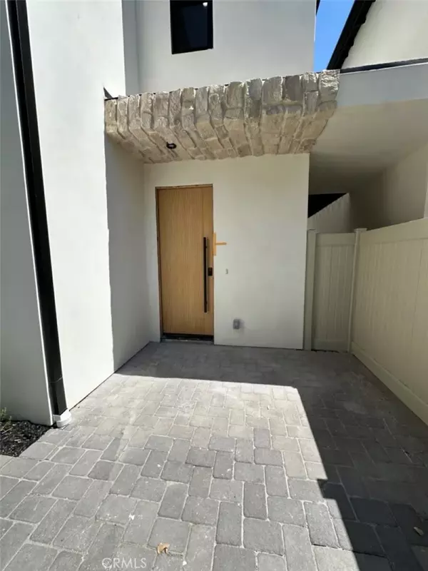 Tarzana, CA 91356,5904 Donna Avenue