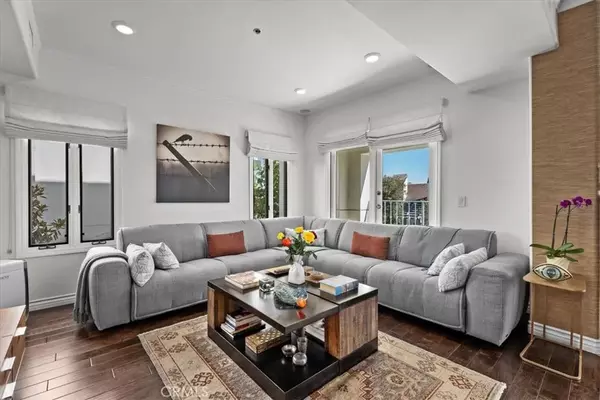 Los Angeles, CA 90024,10721 Ohio Avenue