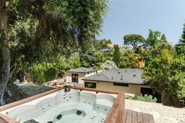 Los Angeles, CA 90042,1915 N Avenue 52