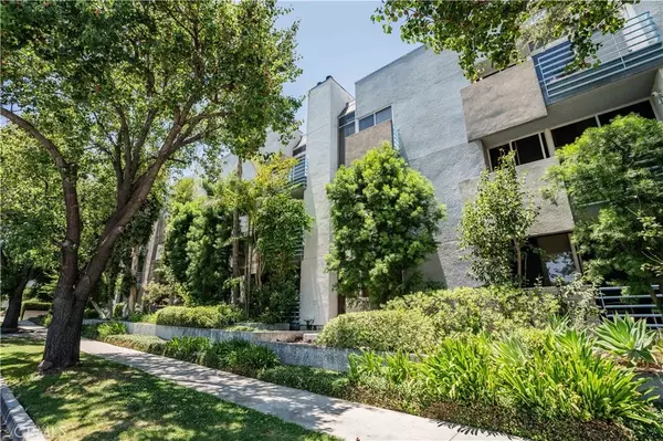 Encino, CA 91316,5151 Balboa Boulevard #104