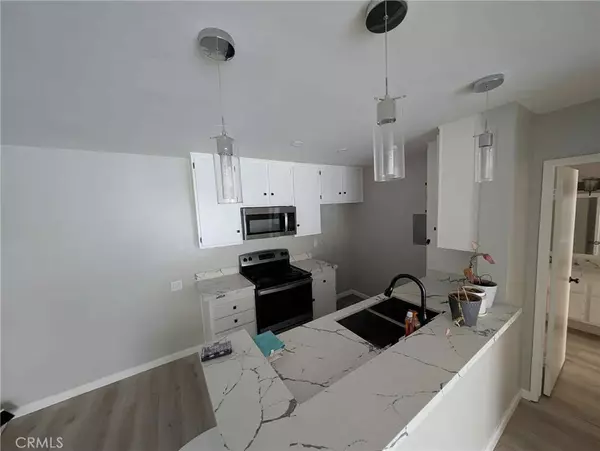 Encino, CA 91316,5460 White Oak Avenue #302