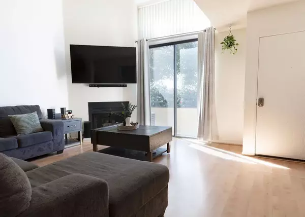 Chatsworth, CA 91311,21241 Lassen Street #1