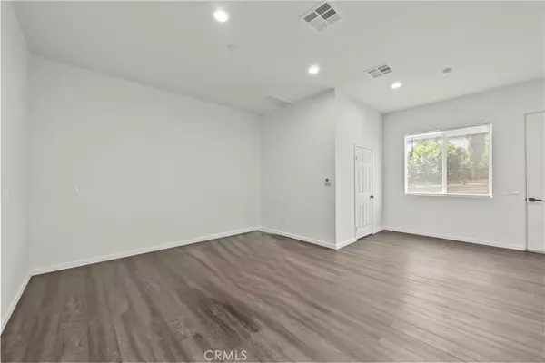 Mission Hills (san Fernando), CA 91345,14673 Chatsworth Street