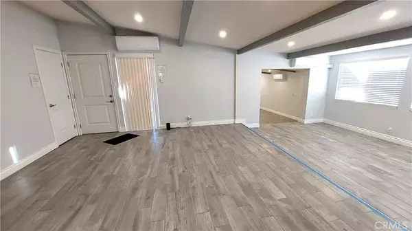 Panorama City, CA 91402,8649 Cantaloupe Avenue