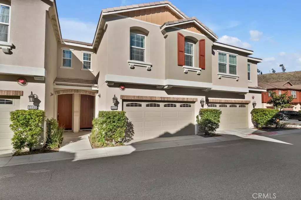 Saugus, CA 91350,22104 Barrington Way