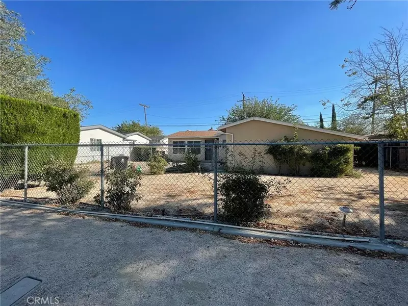 1560 W Avenue H10, Lancaster, CA 93534