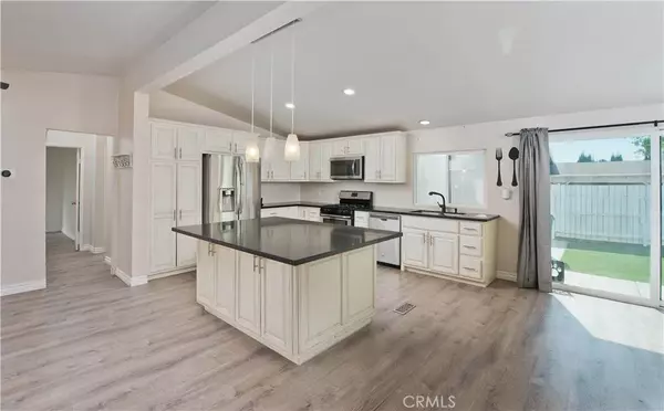 Castaic, CA 91384,31957 Emerald Lane