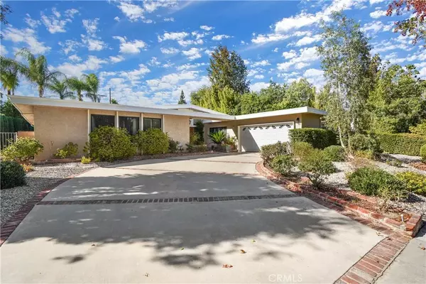 Woodland Hills, CA 91367,6233 Capistrano Avenue