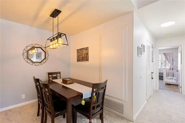 Saugus, CA 91350,27643 Susan Beth Way #G