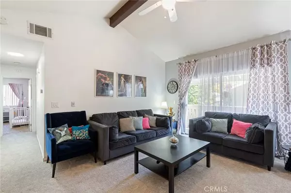 Saugus, CA 91350,27643 Susan Beth Way #G