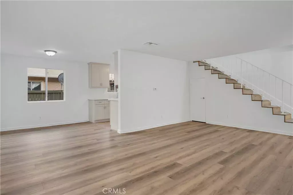 Winnetka, CA 91306,20214 COHASSET ST. UNIT #5