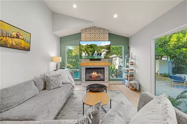 Tarzana, CA 91335,18933 Friar Street