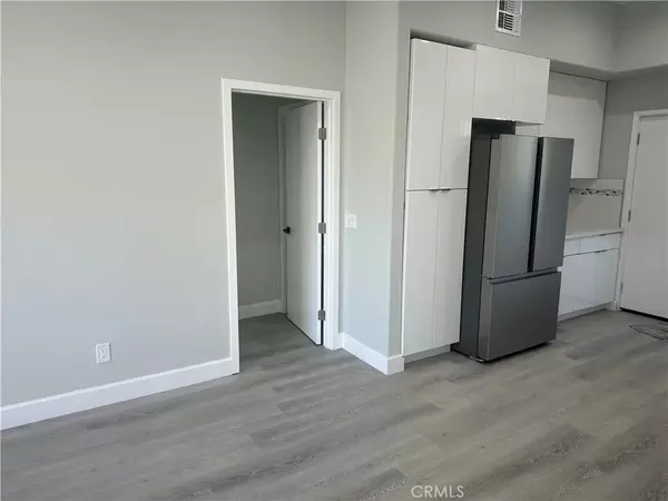 Northridge, CA 91343,16747 Halsted Street