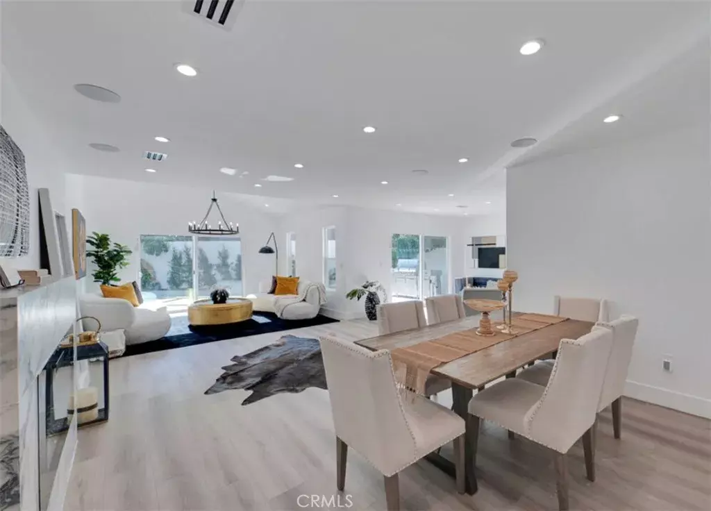 Encino, CA 91436,15436 Milbank Street