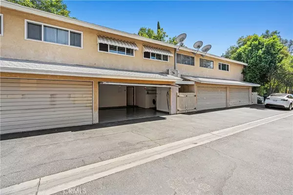 Reseda, CA 91335,18361 STRATHERN Street #3