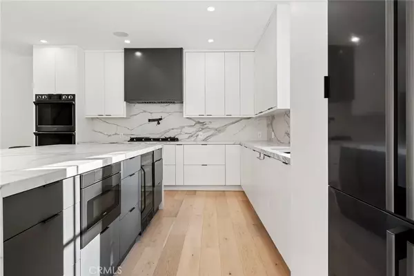 Tarzana, CA 91356,18110 Bromley Street