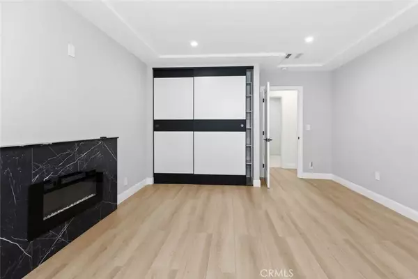 Valley Village, CA 91607,5954 Carpenter Avenue
