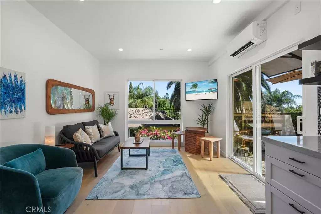 Los Angeles, CA 90068,2258 Helios Drive