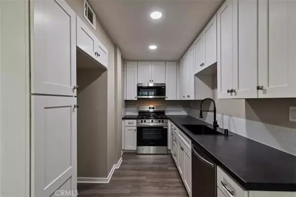 Valley Village, CA 91607,4744 Ben Avenue #11