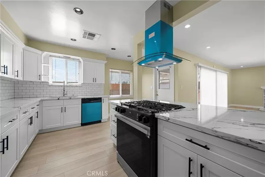 12554 Lorne, North Hollywood, CA 91605