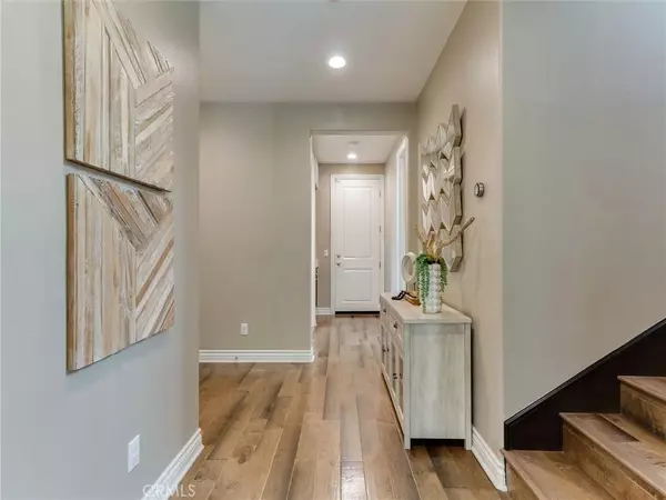 Irvine, CA 92618,214 Gaspar