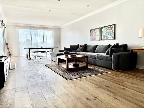 Sherman Oaks, CA 91423,4454 Ventura Canyon Avenue #305