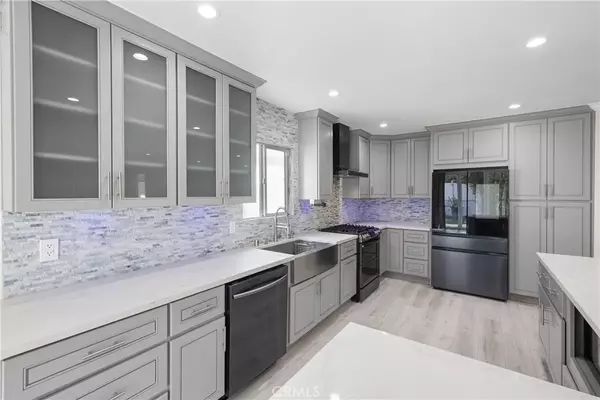 Encino, CA 91316,17900 Bullock Street