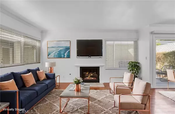 Woodland Hills, CA 91367,22105 Burbank #3