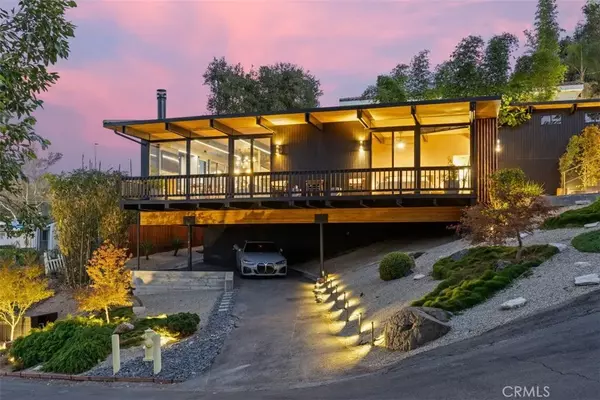 Woodland Hills, CA 91364,21090 Rios Street