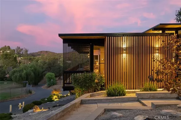 21090 Rios Street, Woodland Hills, CA 91364