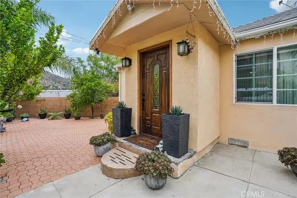 Tujunga, CA 91042,10141 McClemont Ave