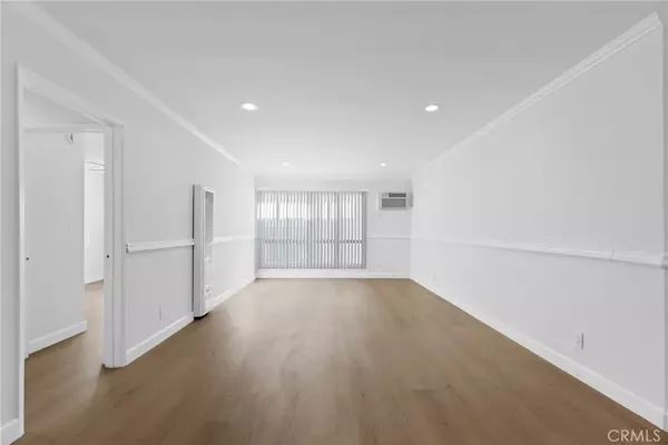 North Hollywood, CA 91601,5726 Camellia Ave #204