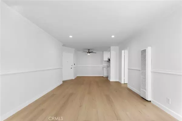 North Hollywood, CA 91601,5726 Camellia Ave #204