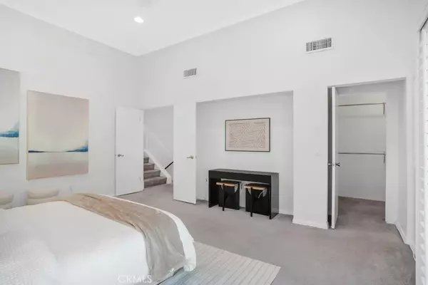 Woodland Hills, CA 91367,6246 Shoup Avenue