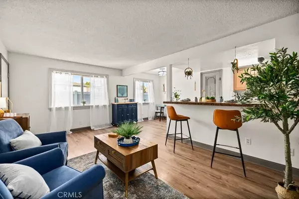 20715 Dot St, Saugus, CA 91350