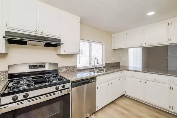 Lancaster, CA 93535,855 E Avenue J9