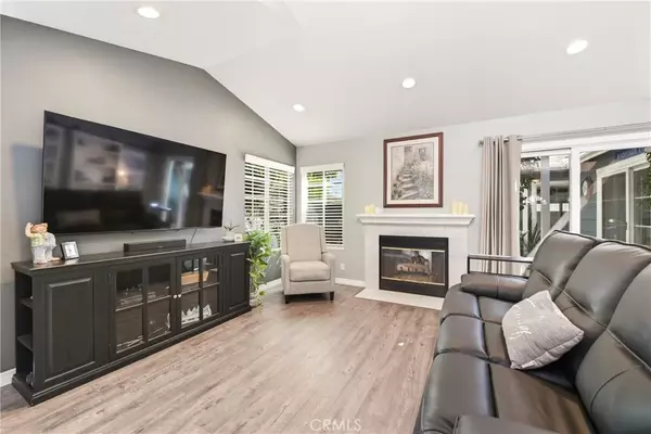 Simi Valley, CA 93063,3942 Cochran Street