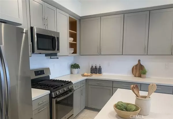Lake Forest, CA 92610,302 Limestone