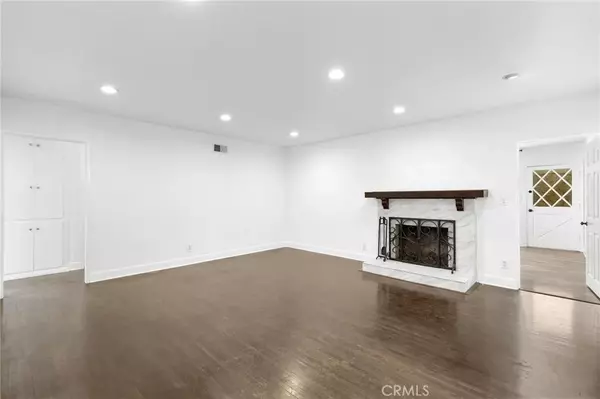 Reseda, CA 91335,7459 Vanalden Avenue