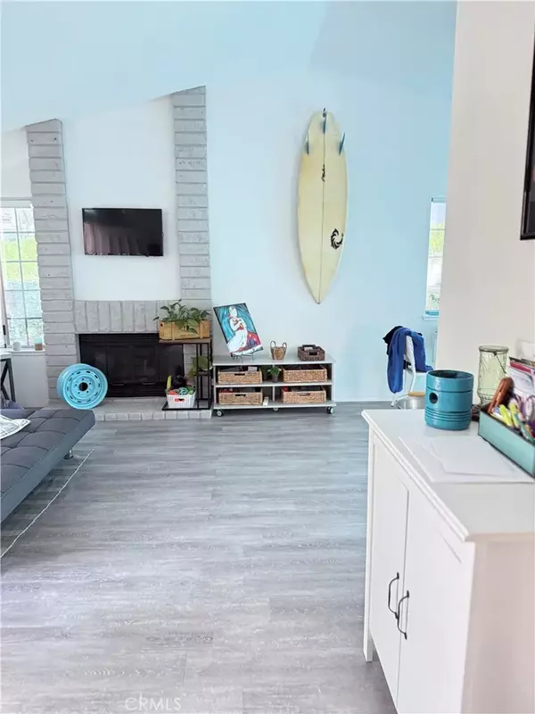 Oak Park, CA 91377,950 Quarterhorse