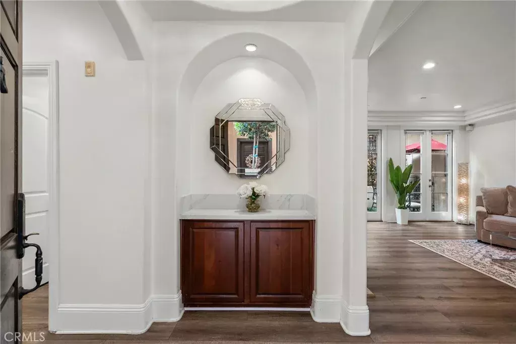 Santa Monica, CA 90404,1311 Centinela #3