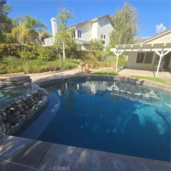27619 Ron Ridge, Saugus, CA 91350